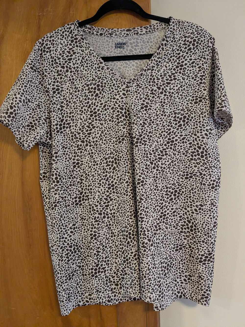 Lands' End Short Sleeve V-Neck Leopard Print - Ivory & Brown Spots